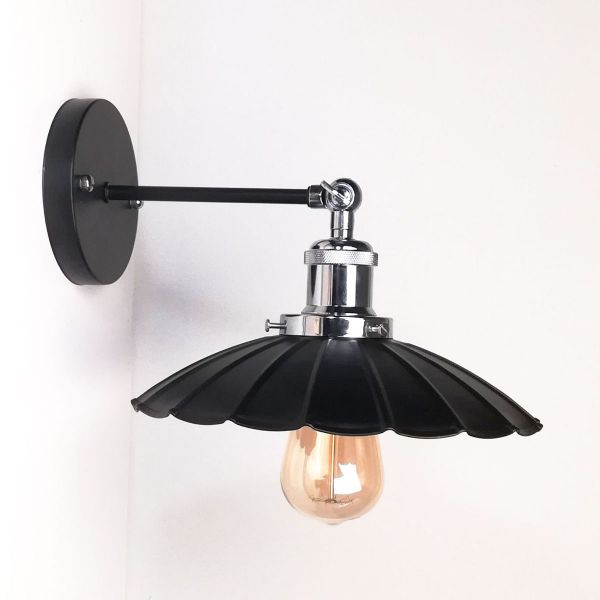antik-fali-lampa-matt-fekete-fenyes-krom-szin-hullamos-buraval